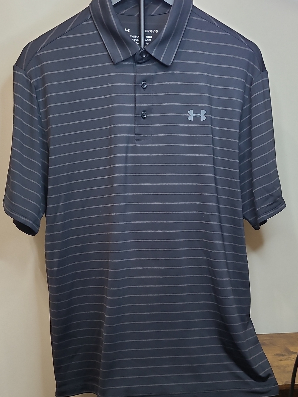 Under Armour Black & Charcoal Grey Striped The Playoff Polo Shirt size Large